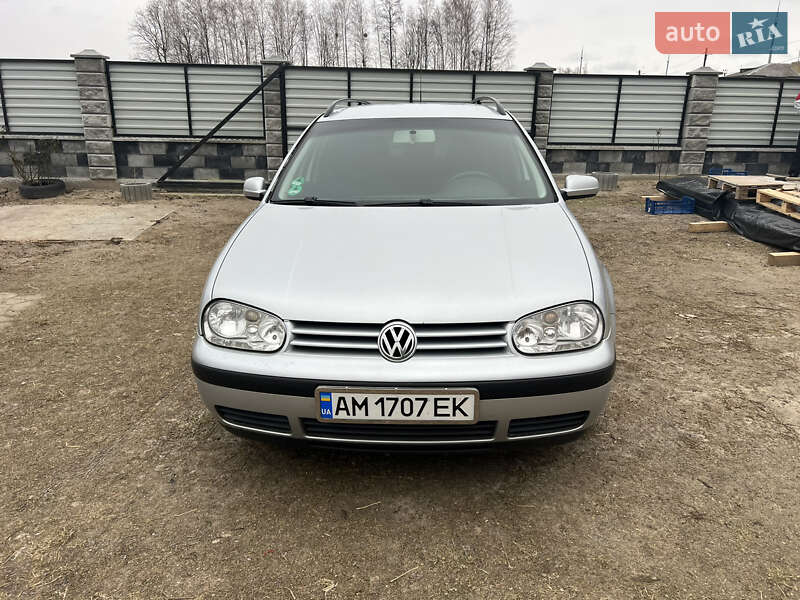 Універсал Volkswagen Golf 2005 в Звягелі
