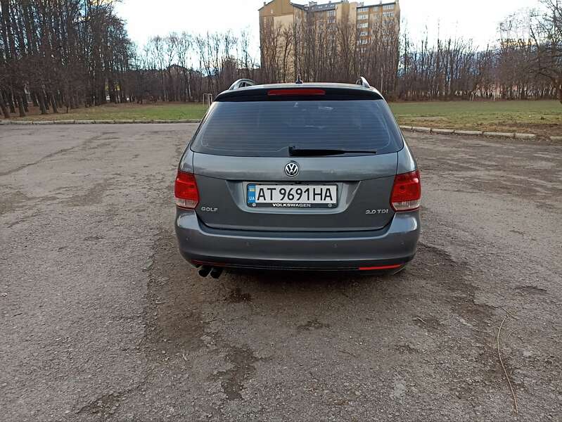 Універсал Volkswagen Golf 2010 в Івано-Франківську