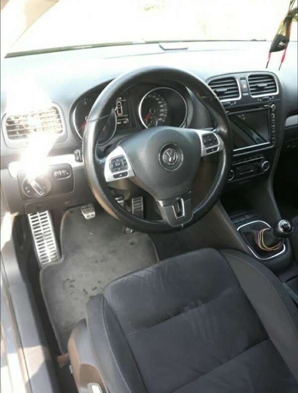 Універсал Volkswagen Golf 2010 в Івано-Франківську