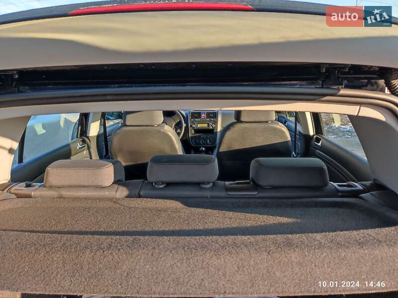 Хетчбек Volkswagen Golf 2008 в Ковелі