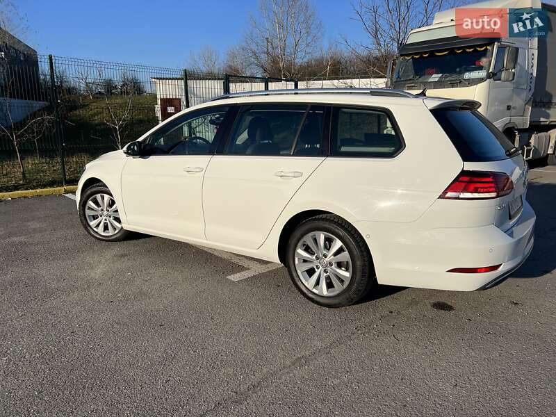 Универсал Volkswagen Golf 2018 в Ужгороде