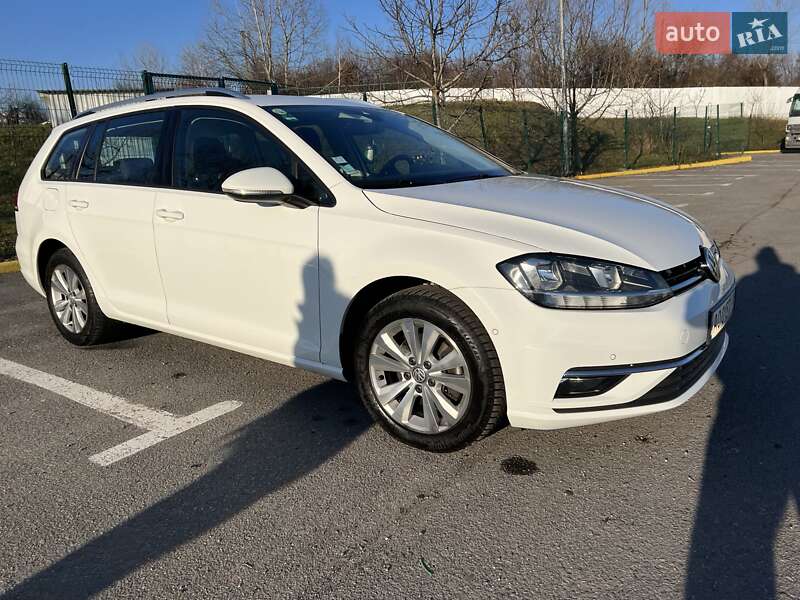 Универсал Volkswagen Golf 2018 в Ужгороде