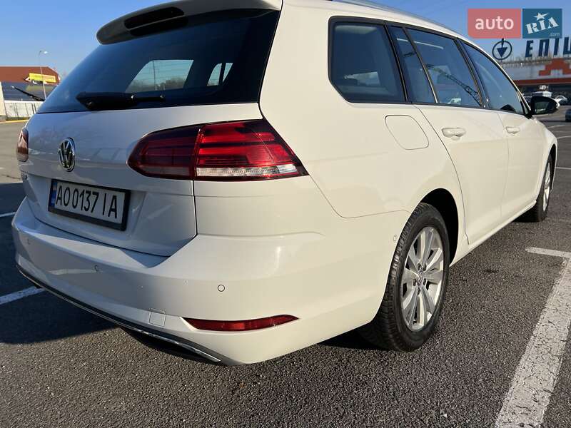 Универсал Volkswagen Golf 2018 в Ужгороде