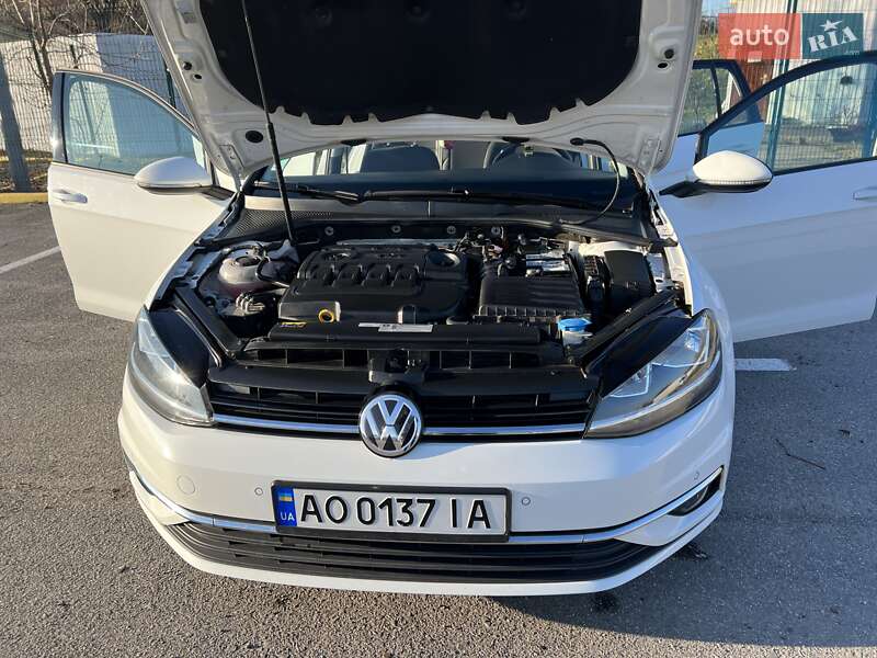 Универсал Volkswagen Golf 2018 в Ужгороде