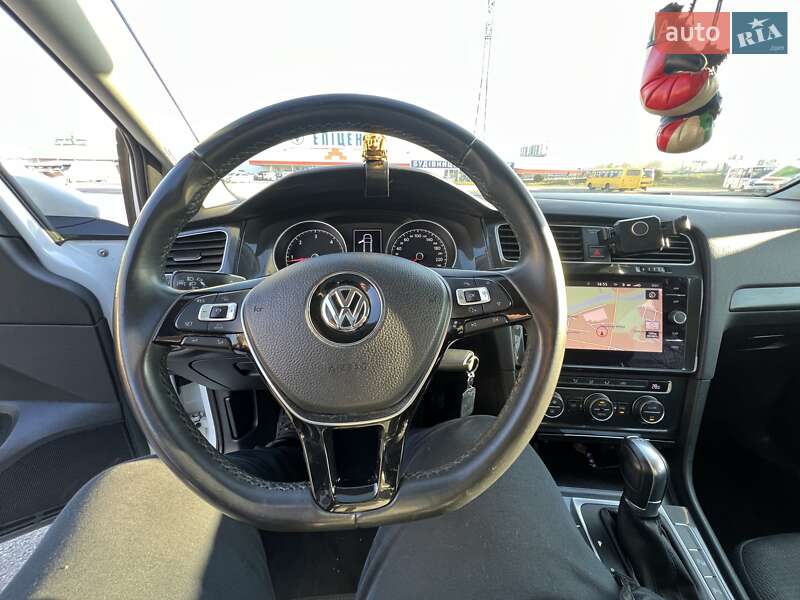 Универсал Volkswagen Golf 2018 в Ужгороде