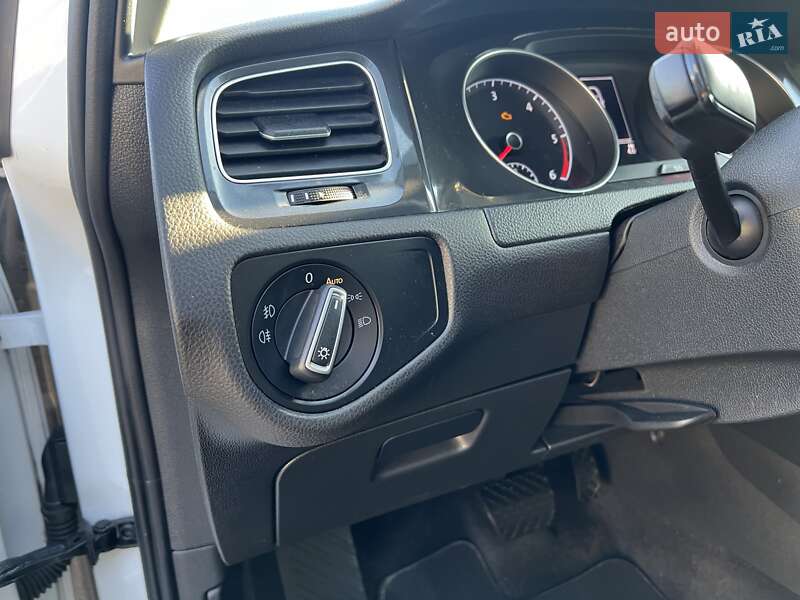 Универсал Volkswagen Golf 2018 в Ужгороде