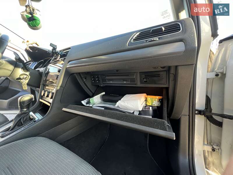 Универсал Volkswagen Golf 2018 в Ужгороде