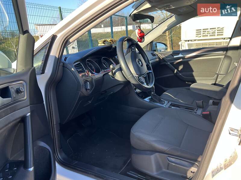 Универсал Volkswagen Golf 2018 в Ужгороде