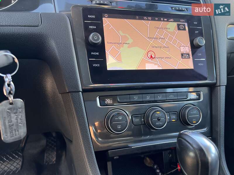 Универсал Volkswagen Golf 2018 в Ужгороде