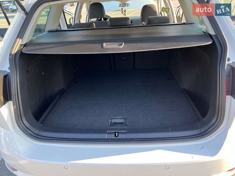 Универсал Volkswagen Golf 2018 в Ужгороде