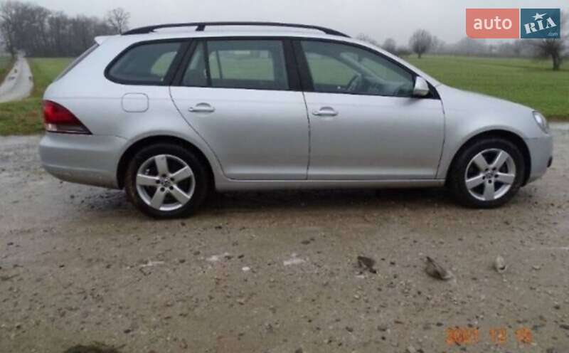 Універсал Volkswagen Golf 2012 в Полтаві