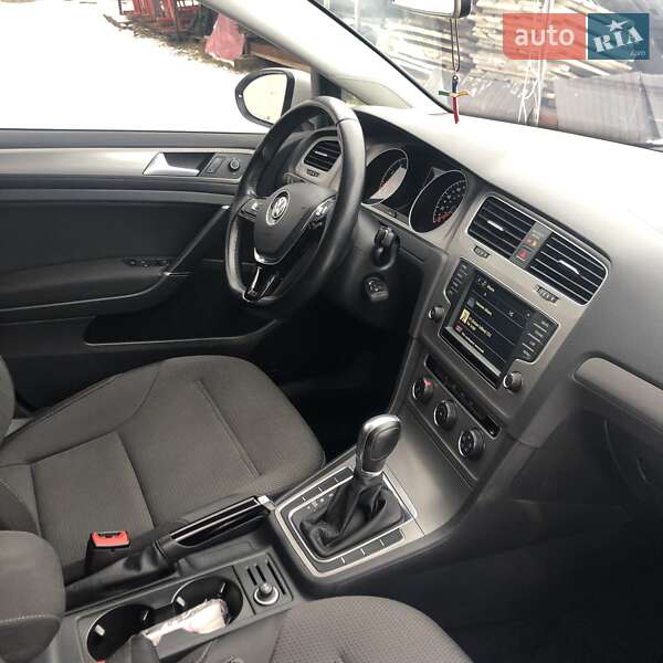 Хетчбек Volkswagen Golf 2017 в Міжгір'ї