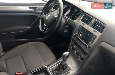 Хетчбек Volkswagen Golf 2017 в 