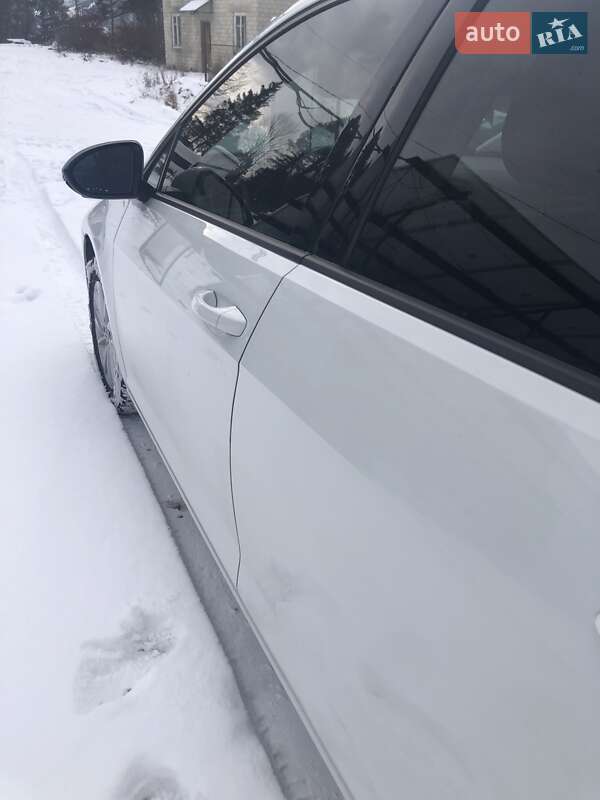 Хетчбек Volkswagen Golf 2017 в Міжгір'ї