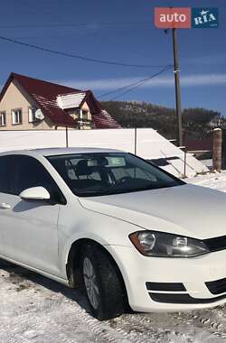 Хетчбек Volkswagen Golf 2017 в 