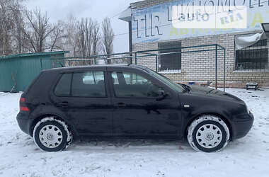 Хетчбек Volkswagen Golf 2002 в 