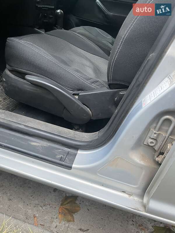 Хетчбек Volkswagen Golf 1998 в Сумах