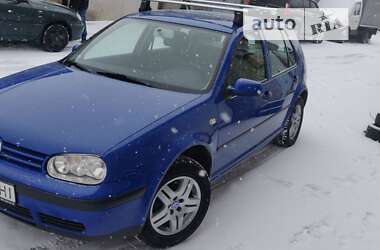 Хетчбек Volkswagen Golf 2001 в Харкові