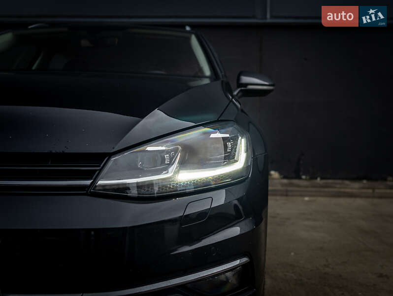 Універсал Volkswagen Golf 2020 в Києві