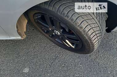 Хетчбек Volkswagen Golf 2008 в 