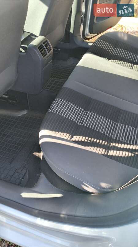 Хэтчбек Volkswagen Golf 2008 в Кривом Роге