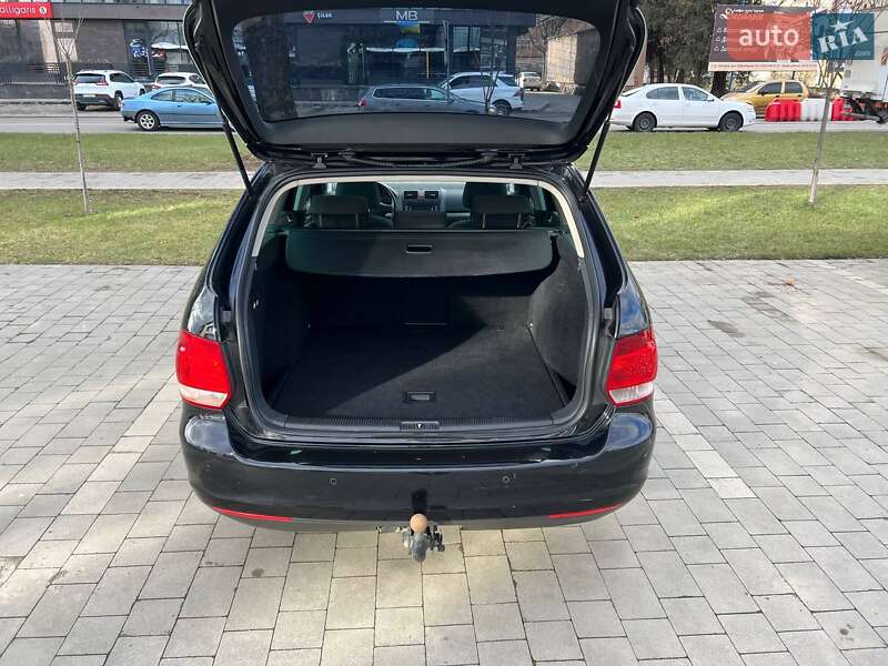 Универсал Volkswagen Golf 2009 в Ужгороде