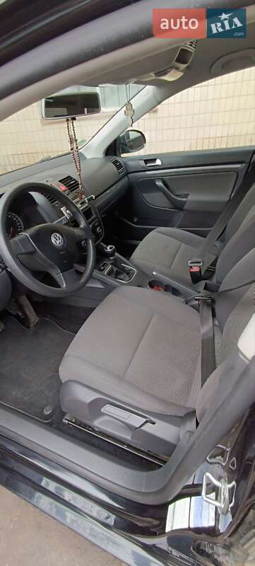 Универсал Volkswagen Golf 2008 в Гнивани