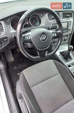 Хэтчбек Volkswagen Golf 2016 в 
