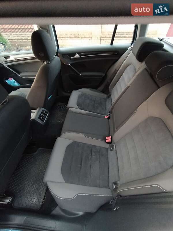 Універсал Volkswagen Golf 2014 в Краснокутську