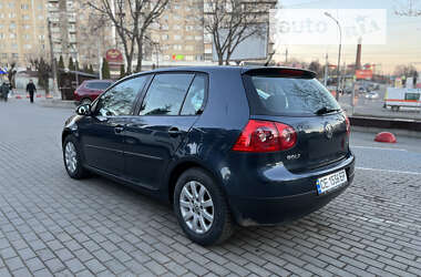 Хэтчбек Volkswagen Golf 2005 в Черновцах