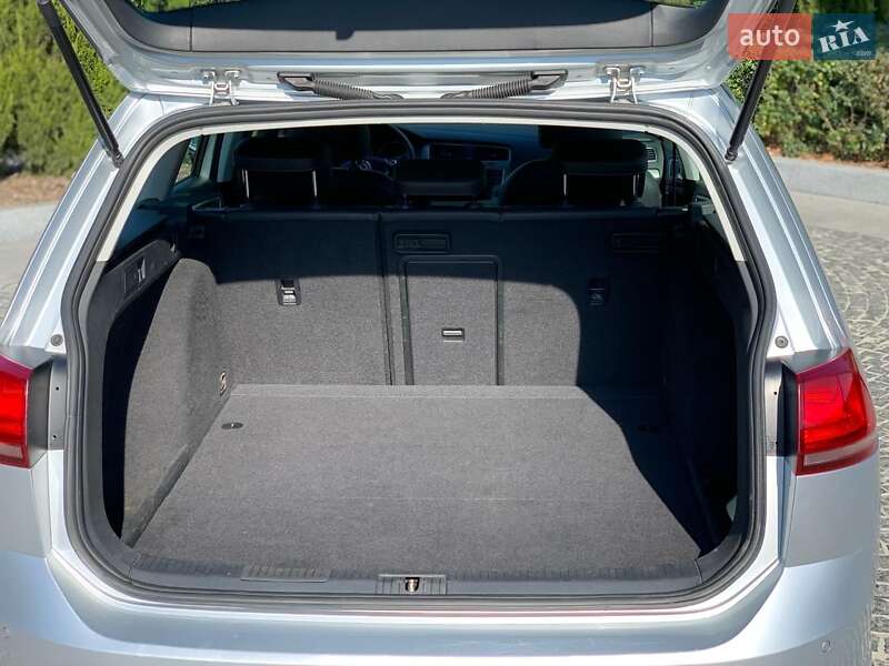 Універсал Volkswagen Golf 2015 в Дніпрі