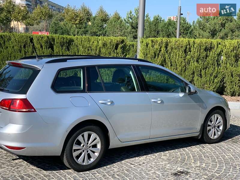 Універсал Volkswagen Golf 2015 в Дніпрі