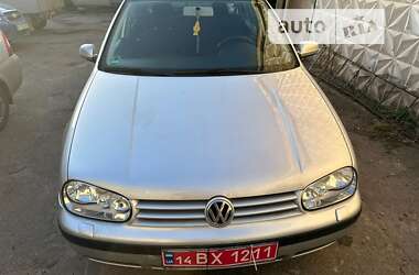 Хэтчбек Volkswagen Golf 2002 в Городке