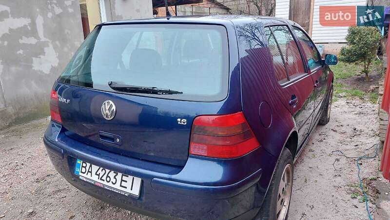 Хетчбек Volkswagen Golf 2001 в Кропивницькому