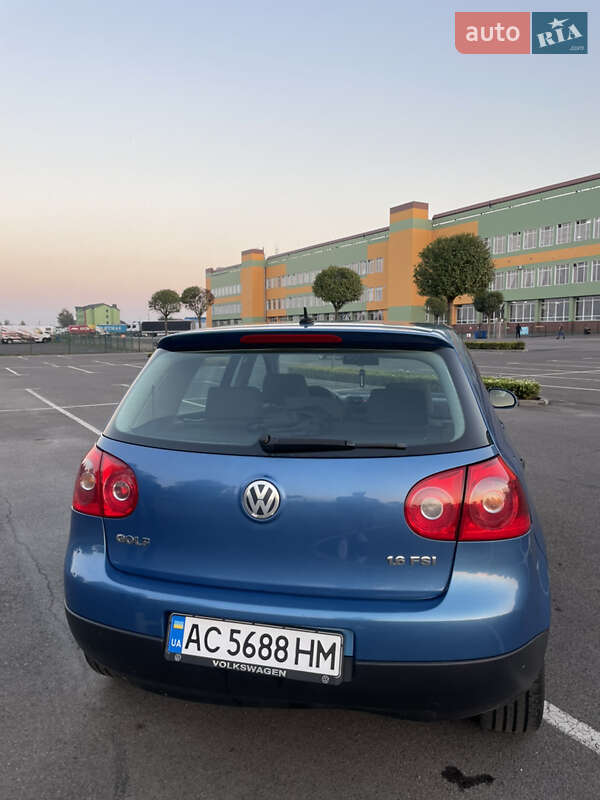 Хетчбек Volkswagen Golf 2003 в Луцьку