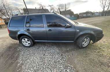 Універсал Volkswagen Golf 2003 в Сарнах