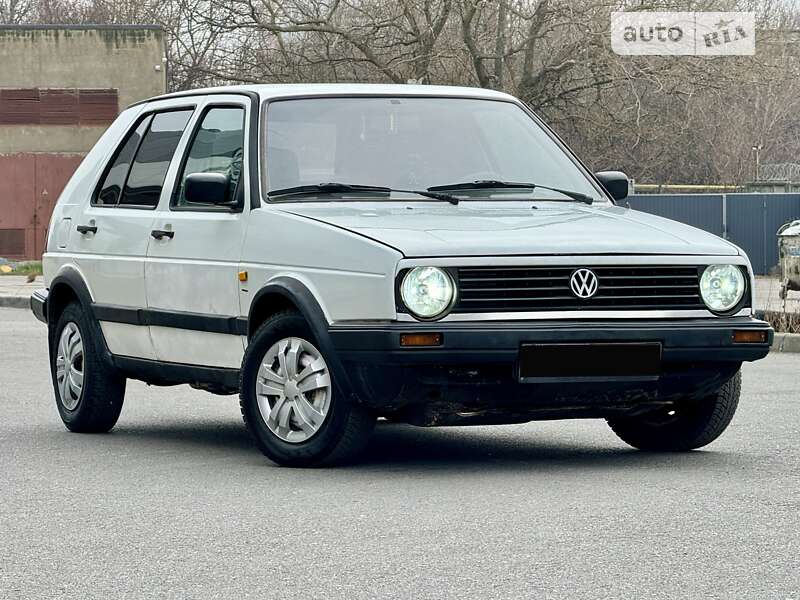 Хэтчбек Volkswagen Golf 1990 в Одессе