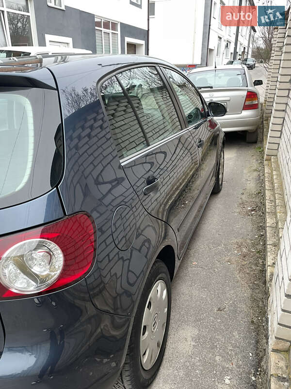 Хэтчбек Volkswagen Golf 2005 в Виннице