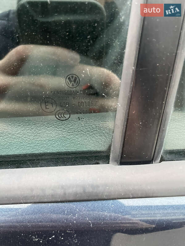 Хэтчбек Volkswagen Golf 2005 в Виннице