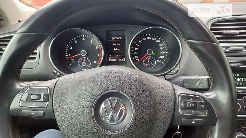 Универсал Volkswagen Golf 2013 в Конотопе