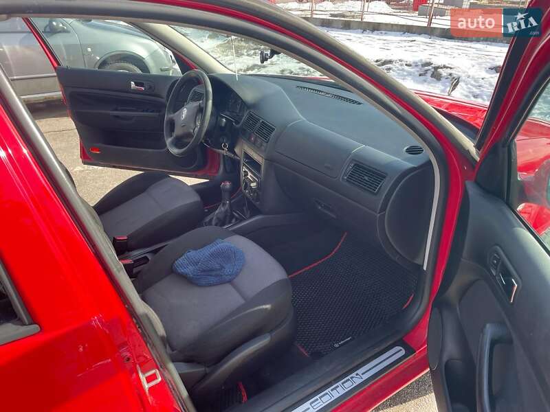 Хэтчбек Volkswagen Golf 2000 в Харькове