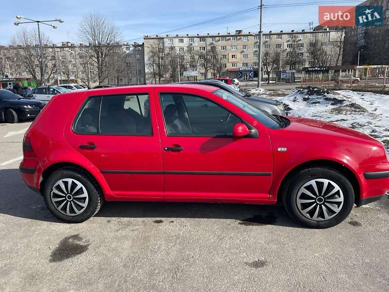 Хэтчбек Volkswagen Golf 2000 в Харькове