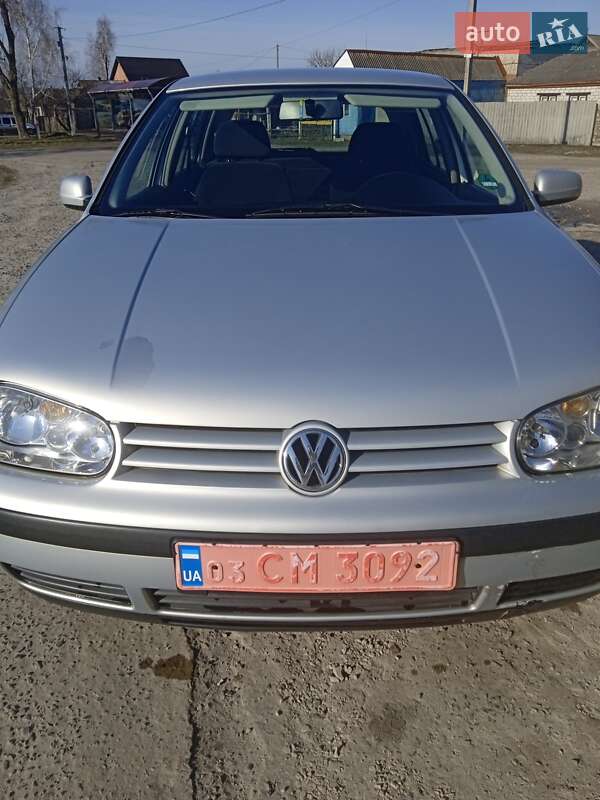 Хэтчбек Volkswagen Golf 1999 в Краснограде
