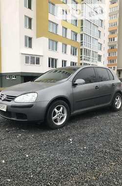 Хетчбек Volkswagen Golf 2005 в Львові