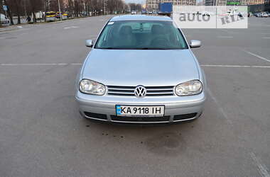 Хэтчбек Volkswagen Golf 2000 в Киеве