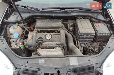 Хэтчбек Volkswagen Golf 2007 в 