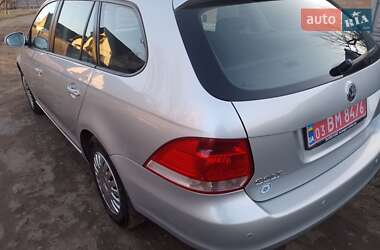 Универсал Volkswagen Golf 2008 в Хороле