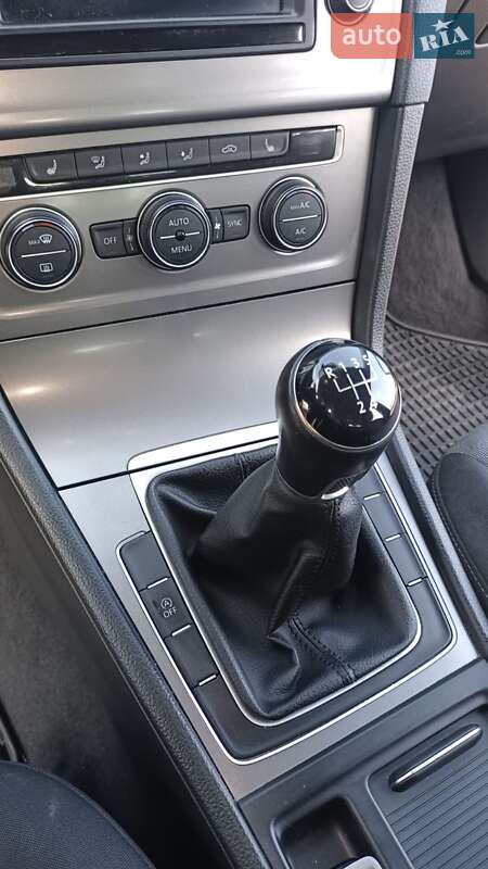 Універсал Volkswagen Golf 2016 в Києві