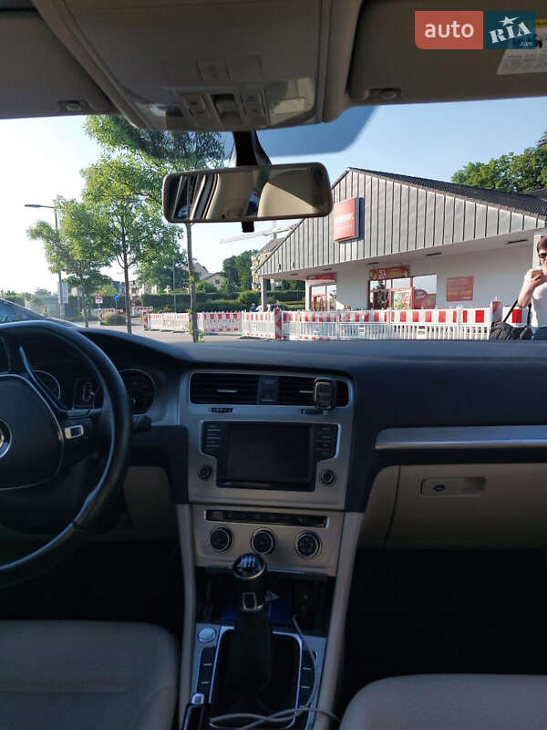 Универсал Volkswagen Golf 2015 в Львове