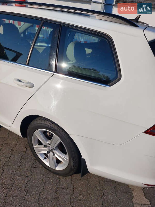 Универсал Volkswagen Golf 2015 в Львове